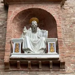 Terracotta smaltata San Benedetto benedicente
