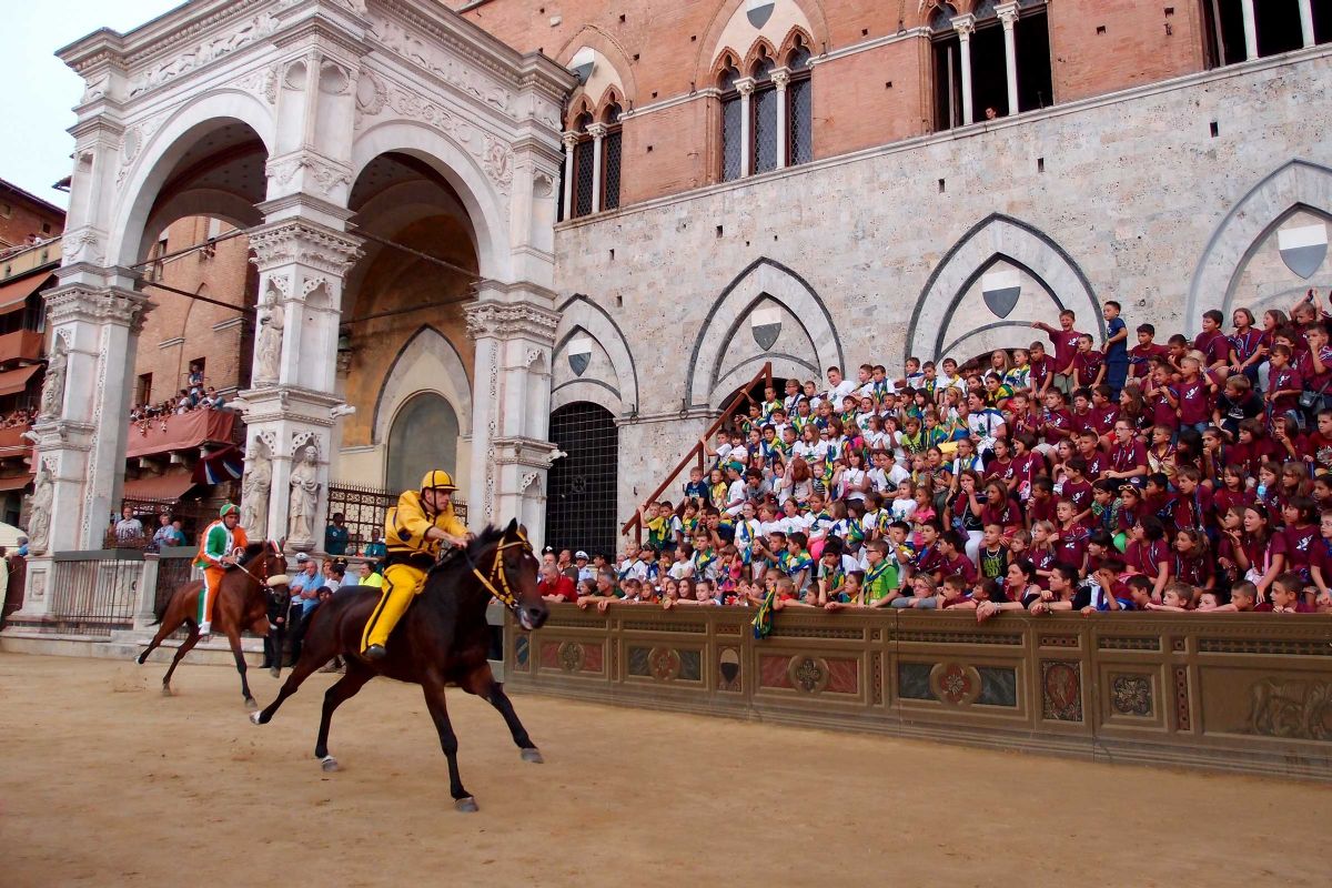 The history of the Palio di Siena, the origins, the festival and the